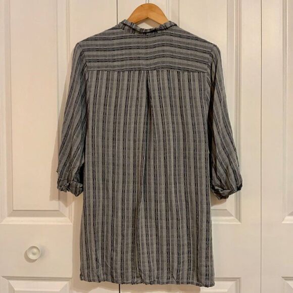 UO Silence + Noise Blue Grey Plaid Surplice Tunic Top Medium - Picture 7 of 10